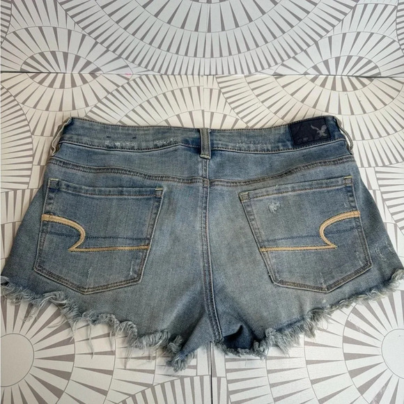 American Eagle Women’s AEO Denim Shortie Jean Shorts Size 6 Distressing - Picture 5 of 5